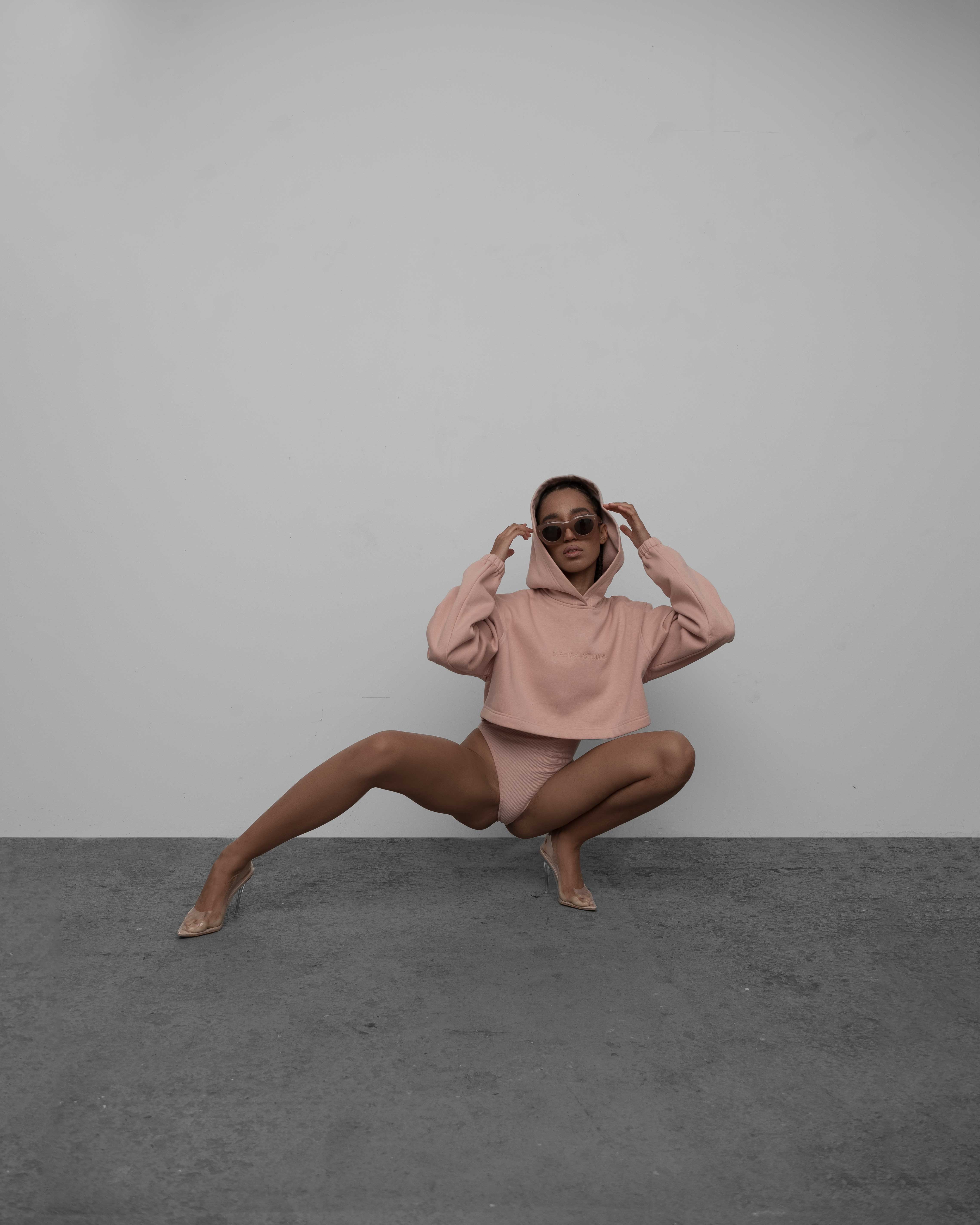 ROSE QUARTZ CROPPED HOODIE