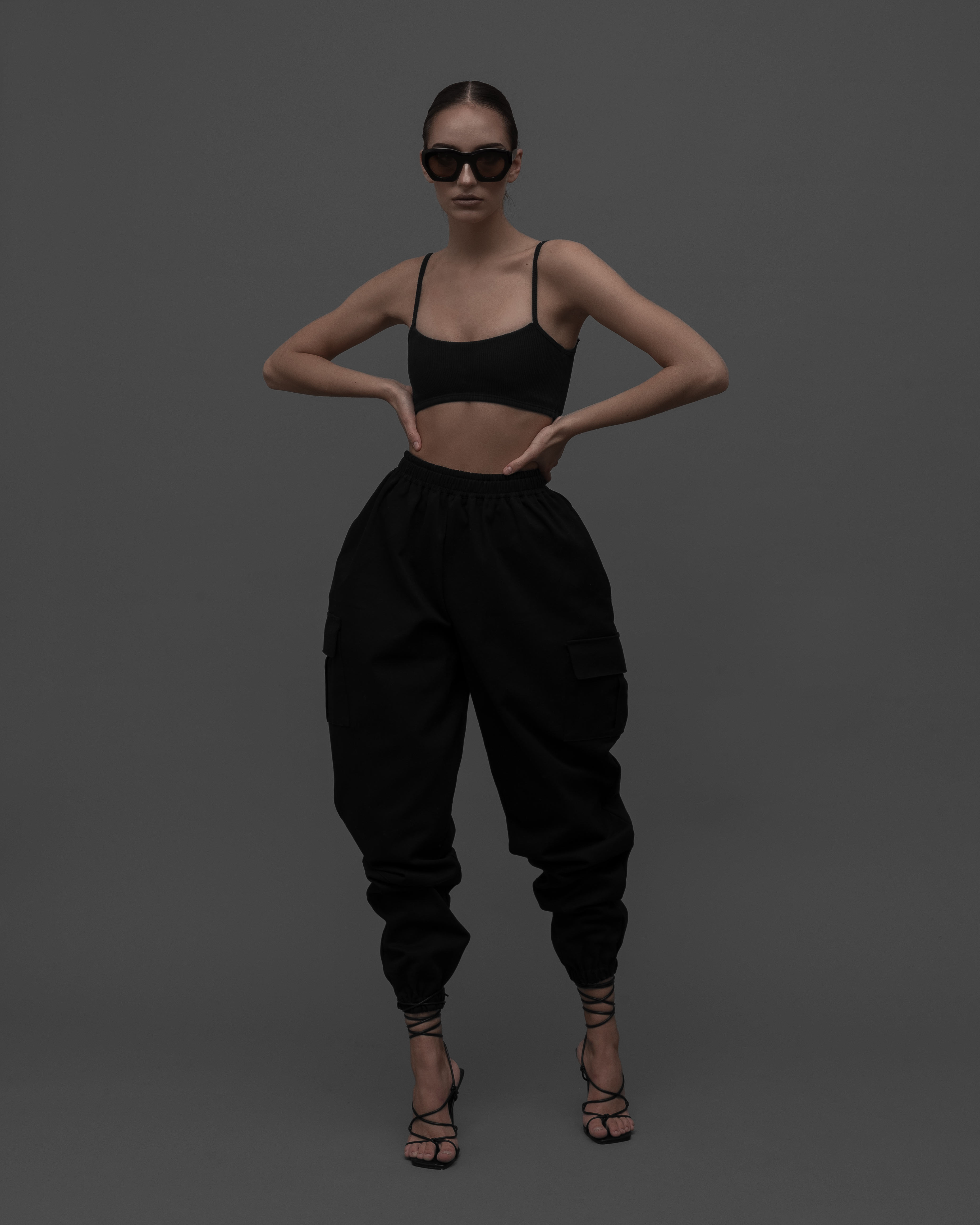 BLACK REVERSIBLE CROP TOP