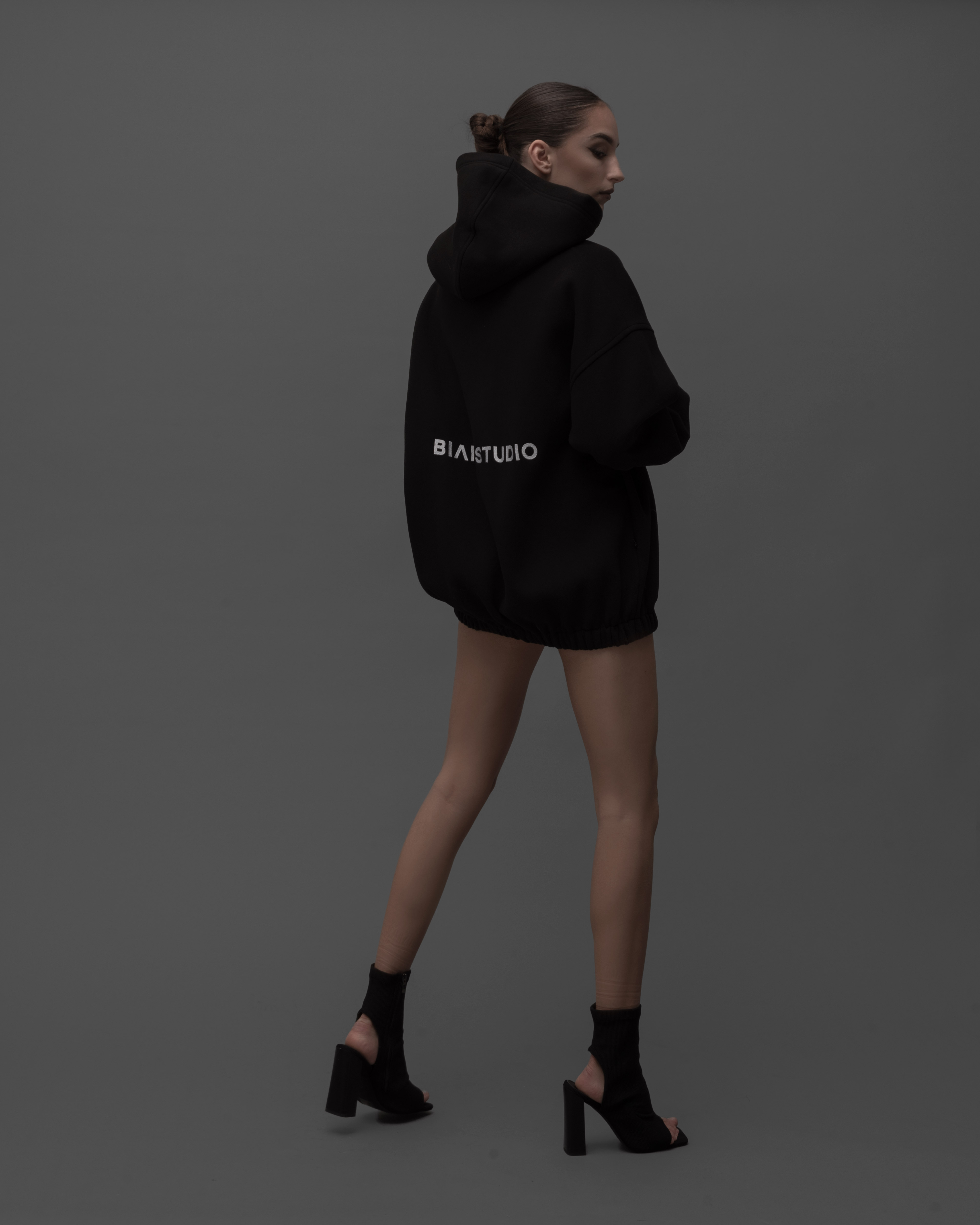 BLACK OVERSIZED HOODIE