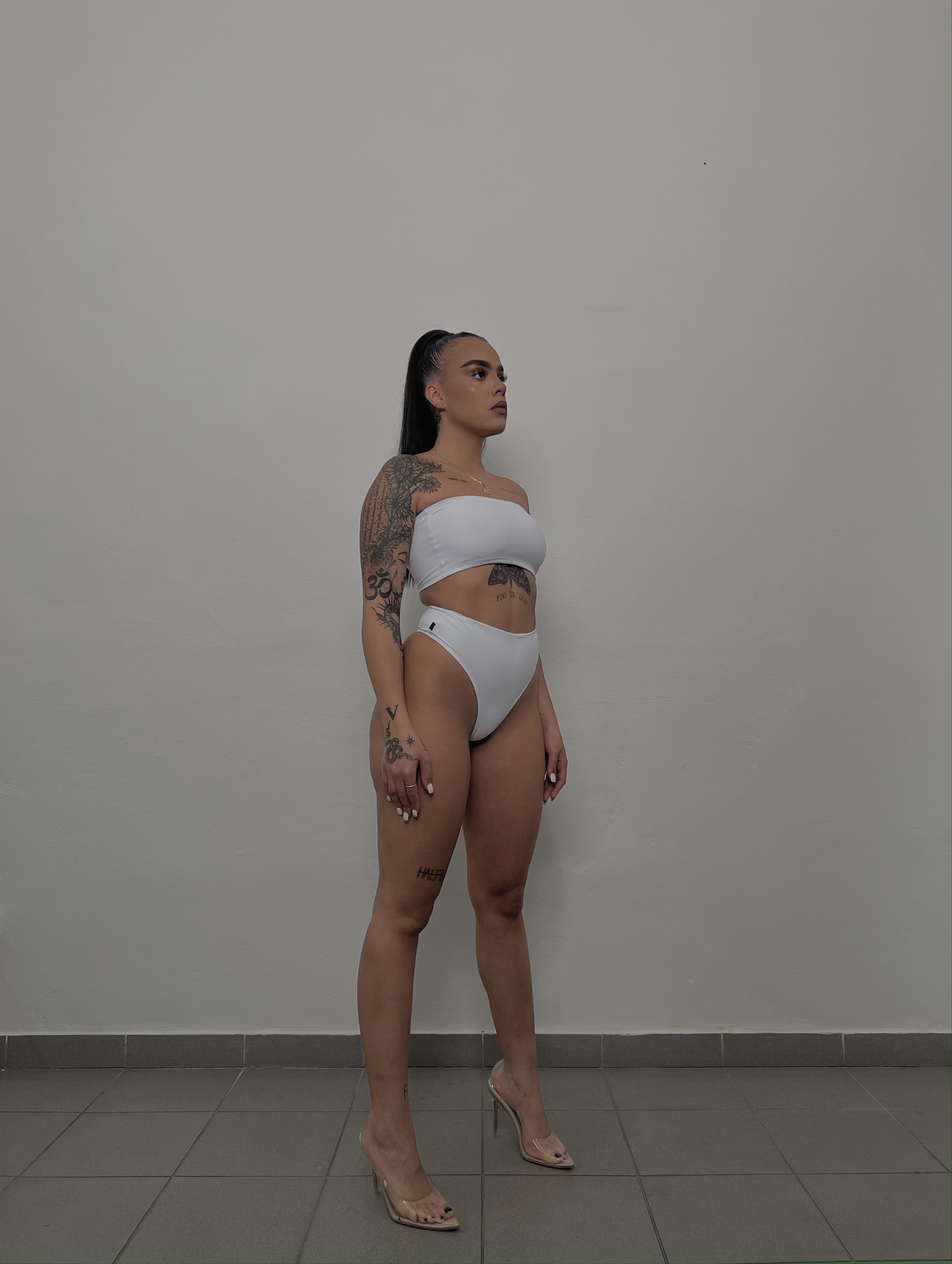 OFF WHITE NEFERU THONG